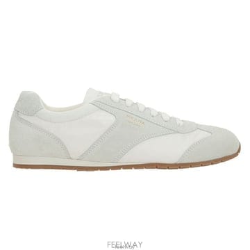 26 FW 프라다 로고 디테일 레이스업 카프레더 스니커즈 F0009 2EE465FG000D7R