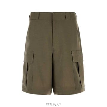 26 FW 프라다 트라이앵글 패치 카고 반바지 F0161 SPH535SOOO12I1
