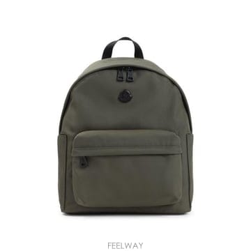 26 FW 몽클레어 로고 플라크 지퍼 백팩 그린 L109A5A00009M7755