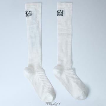26 FW MM6 메종 마르지엘라 시그니처 넘버 로고 S52TL0038 M13244 101