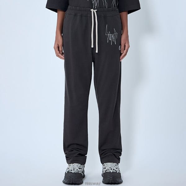 26 FW 몽클렉어 x 릭오웬스 로고 모티프 밴딩 코튼 스웨트 팬츠 MU01F8H04 89B7R 256
