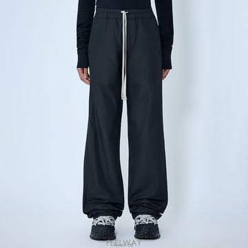 26 FW 몽클레어 x 릭오웬스 밴딩 웨이스트 테크 쉘 릴렉스 팬츠 블랙 MU01F2A02 M8115