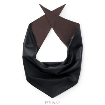 26 FW Triangular 트라이앵글러 스테이트먼트 모던 워드로브 레더 스카프