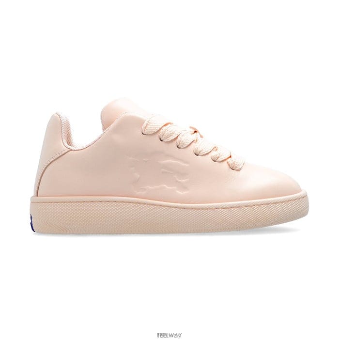 26 FW 버버리 박스 이퀘스트리안 나이트 엠보싱 스니커즈 8083394
