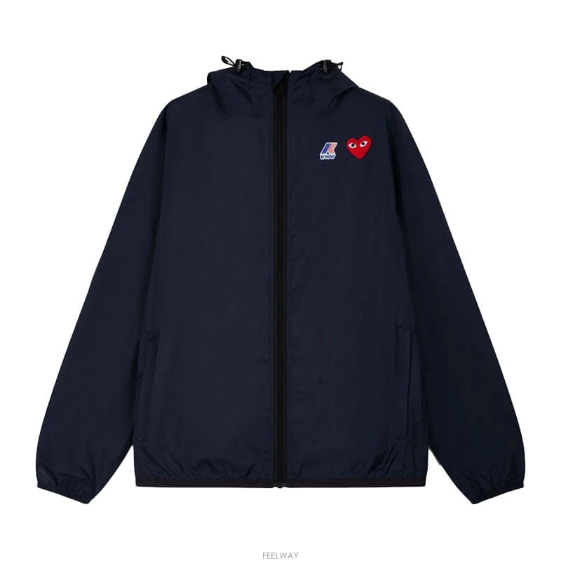 26SS 꼼데가르송 까웨 하트 와펜 네이비 공용 바람막이 AZ J501 051 1
