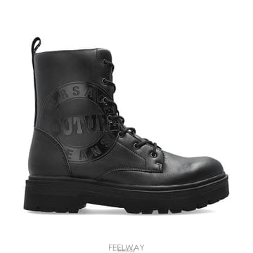 26 FW 베르사체 진스 꾸뛰르 로고 프린트 레이스업 부츠 79YA3S39ZPB22