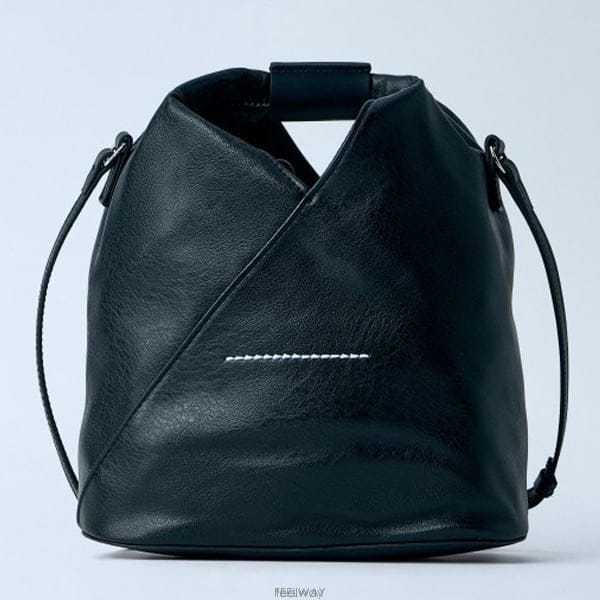 26 FW MM6 마르지엘라 Japanese 재패니즈 그레인 레더 크로스백 SB6WD0026 P8396 T801