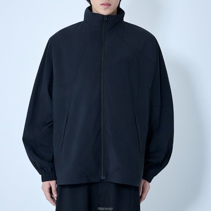 26 FW MM6 메종 마르지엘라 하이넥 집업 테크니컬 자켓 블랙 SH0AM0083 M35732 900