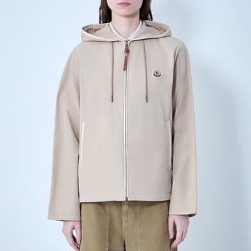 26 FW 몽클레어 Sarracenia 사라세니아 로고 라이트웨이트 후드 L1093 1A00136 549P3