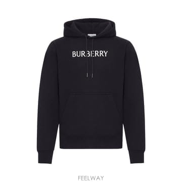 Burberry 26SS ������ �ΰ� ��ư ���� �ĵ� Ƽ���� 8118999 BLACK26SS ������ �ΰ� ��ư ���� �ĵ� Ƽ���� 8118999 BLACK