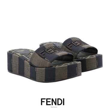 FENDI ���Ϲ߼� 26SS ��� ������ �к긯 �÷��� ���� �����̵� ������ Fendi 8R8515 AORHF1���Ϲ߼� 26SS ��� ������ �к긯 �÷��� ���� �����̵� 