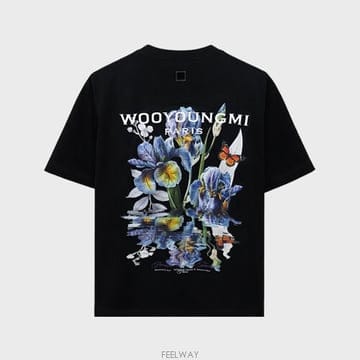 [우영미] 26SS 플라워 백로고 코튼 반팔티셔츠 블랙 남성 티셔츠 W261TS06708B / TR