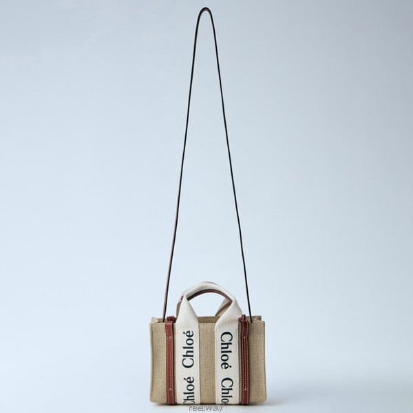 26 FW 끌로에 Mini Woody 미니 우디 로고 토트백 브라운베이지 CHC22AP237I2690