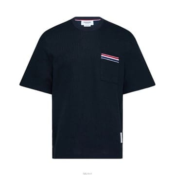 Thom Browne ������� �����巰���� 26SS ����� ���� ��ư ���� Ƽ���� MJS298E������� �����巰���� 26SS ����� ���� ��ư ���� Ƽ