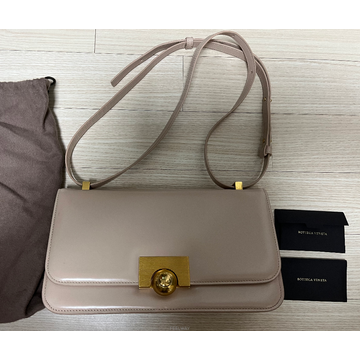 Bottega Veneta ���װ�����Ÿ (Bottega Veneta) BV Ŭ���Ĺ� ��Ų�� �������װ�����Ÿ (Bottega Veneta) BV Ŭ���Ĺ� ��Ų�� ����