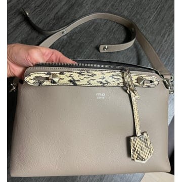 FENDI ��� ���̴����̹� �̵�� ����׷��� �÷���� ���̴����̹� �̵�� ����׷��� �÷�