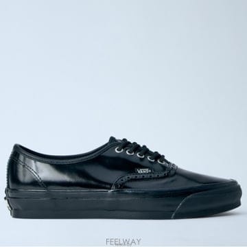 26 FW OTW 어센틱 44 Siped Vibram 레이스업 스니커즈 블랙 VN000V33BKA1