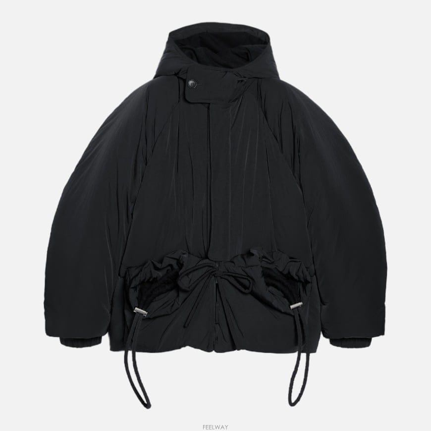 Jacquemus (����) ��ũ���� 23FW �� �ε� īǮ�� ���� �е� 233CO030 1320 990(����) ��ũ���� 23FW �� �ε� īǮ�� ���� �е� 233CO030