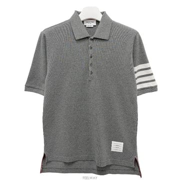 논현 더팩토리 26FW 톰브라운 사선 완장 4바 클래식 피케 사선 폴로 반팔티 MJP136G