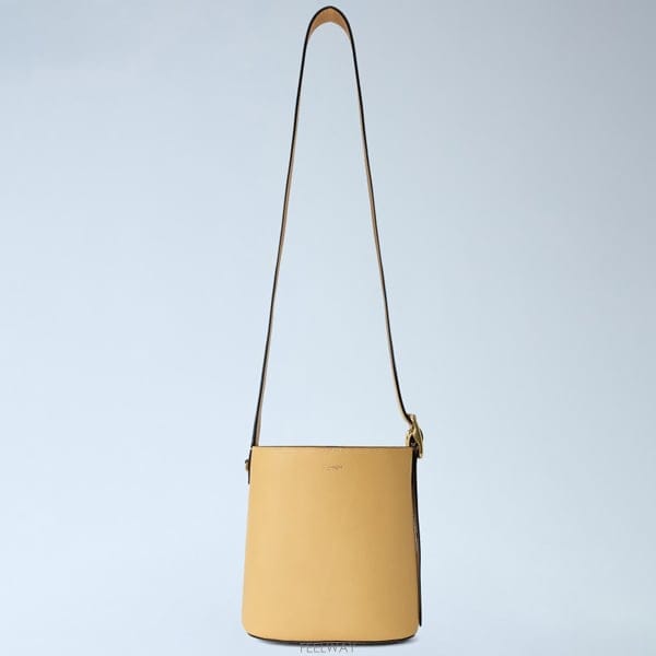 26 FW 코치 Bleecker 21 블리커 레더 버킷 숄더백 베이지 CCX07 B4 VANILLA