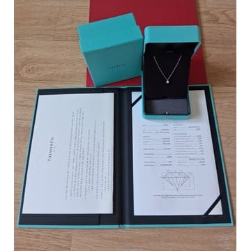 티파니 2.4부(0.24ct) 솔리테어 플래티늄 다이아 목걸이