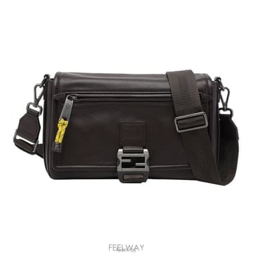 26 FW 펜디 플럭스 로고 플라크 메신저 백 F1VTT 7VA685AV8B