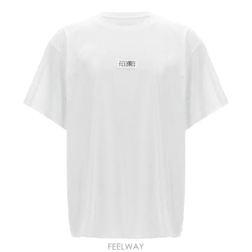 26 FW MM6 메종 마르지엘라 넘버즈 모티프 패치 크루넥 티셔츠 SH0GC0032S24312
