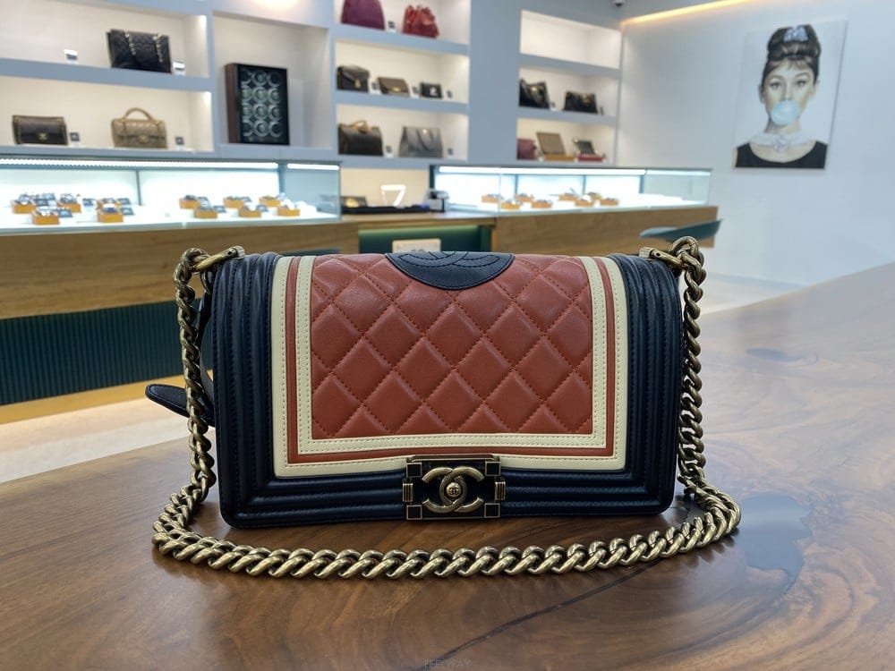 CHANEL [����߰���ǰ������] ���� ���� ���̹� ����Ų ����������Ʈ 21����[����߰���ǰ������] ���� ���� ���̹� ����Ų ��������