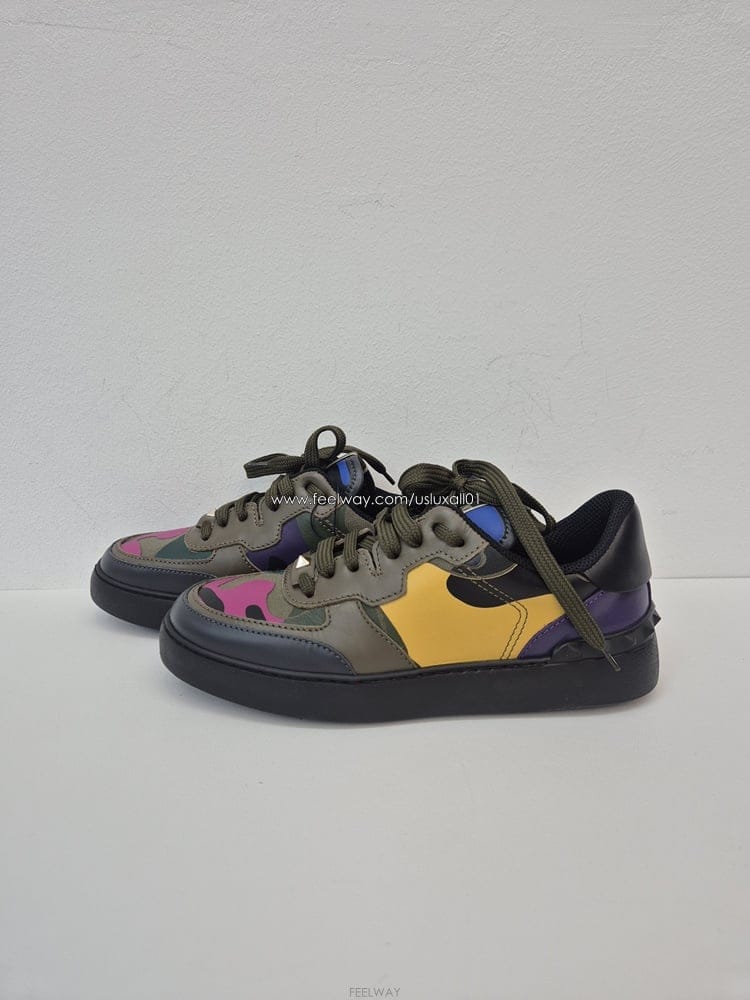 Valentino [�߰� ��ǰ ������ �����] �߷�Ƽ�� ī���ö��� �����͵� ����Ŀ�� 38������ JW2S0890[�߰� ��ǰ ������ �����] �߷�Ƽ�� ī���ö��� �����͵�
