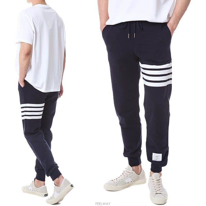Thom Browne ����� �Ｑ��+4������ ������ Ʈ���̴� ���� (���̺�) MJQ008H 00535 461����� �Ｑ��+4������ ������ Ʈ���̴� ���� (���̺�) 