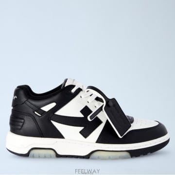 26 FW 오프화이트 Out Of Office 에로우 스니커즈 블랙화이트 OWIA259C99LEA0060110