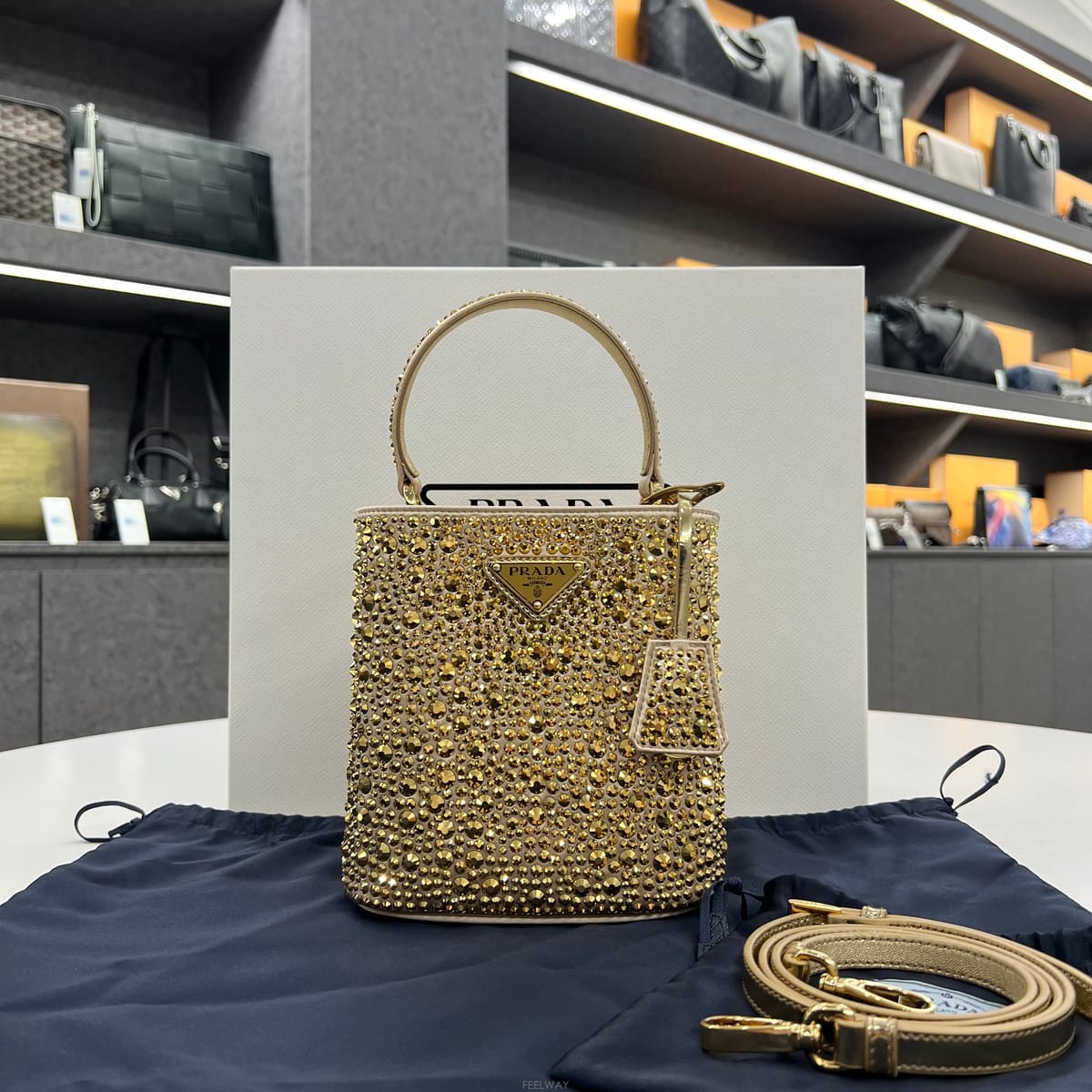PRADA ����� ũ����Ż �ĴϿ� ��ƾ ���� ž�ڵ� ���������� ũ����Ż �ĴϿ� ��ƾ ���� ž�ڵ� �����