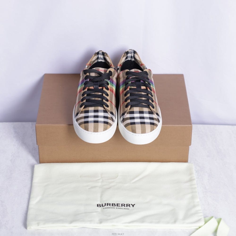 Burberry ������ ���κ��� üũ ����Ŀ������� ���κ��� üũ ����Ŀ��