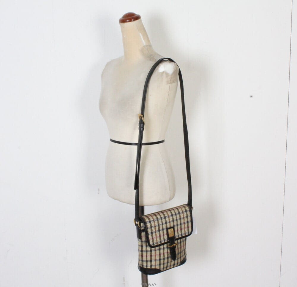 DAKS ��ȫ����/B-10780/�ڽ� ��ǰ ������ üũ ũ�ν����ȫ����/B-10780/�ڽ� ��ǰ ������ üũ ũ�ν���