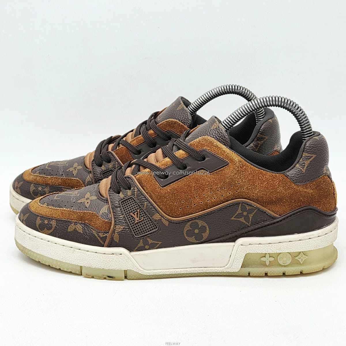 Louis Vuitton ���̺��� �����ƺ��� 19FW LVƮ���̳� ����Ŀ�� ���׷� (5)���̺��� �����ƺ��� 19FW LVƮ���̳� ����Ŀ�� ���׷� 