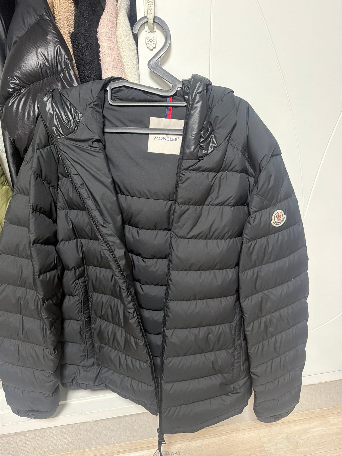 CHEVRERIE 쉐브레리 패딩 (1A00150 597YW 999)