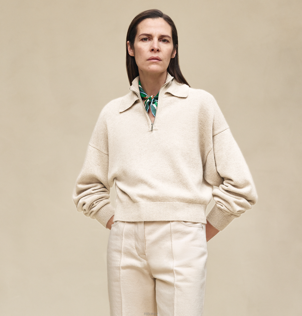 HERMES 여성 하이칼라 스웨터