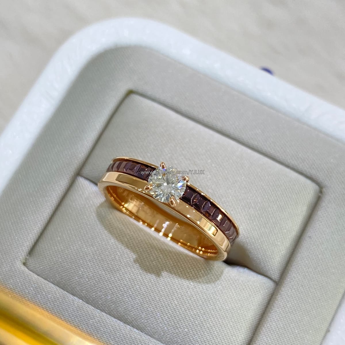 Boucheron �ν��� 51 ��Ʈ�� Ŭ���� �ָ��׾ 0.30ĳ�� ���̾� ���� Y58778�ν��� 51 ��Ʈ�� Ŭ���� �ָ��׾ 0.30ĳ�� ���̾� ��