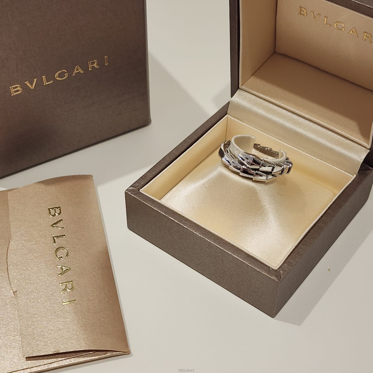 BVLGARI �Ұ����� ������Ƽ ������ �� 18kt ȭ��Ʈ ��� XL�Ұ����� ������Ƽ ������ �� 18kt ȭ��Ʈ ��� XL