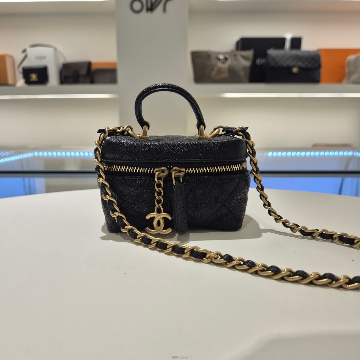 CHANEL ���� ĳ��� ����Ƽ �̴� ü�� ũ�ν��� �������� ĳ��� ����Ƽ �̴� ü�� ũ�ν��� ����