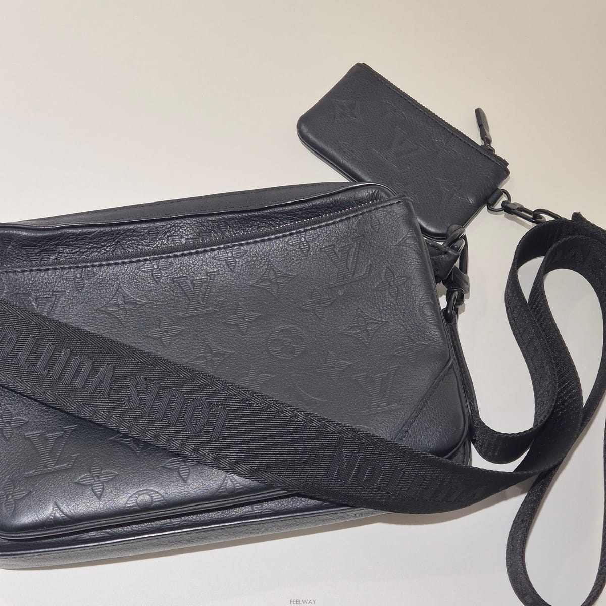 Louis Vuitton ���̺��� Ʈ���� �޽��� ũ�ν�����̺��� Ʈ���� �޽��� ũ�ν���