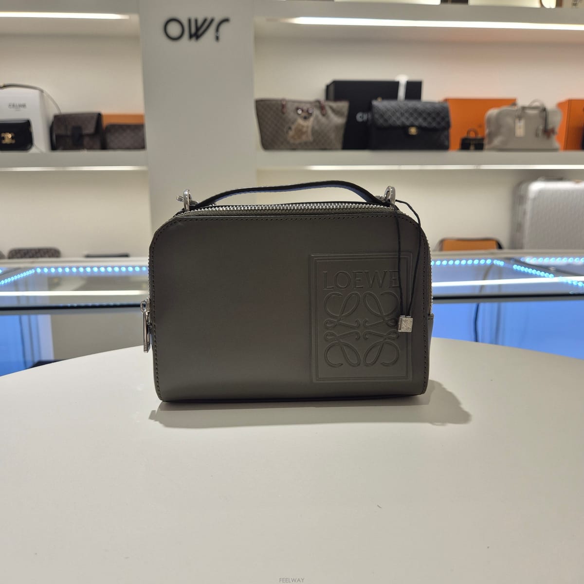 Loewe �ο��� ��ƾ ī����Ų �̴� ī�޶� ũ�ν��ٵ�� ��ũ�׷��̷ο��� ��ƾ ī����Ų �̴� ī�޶� ũ�ν��ٵ�� ��ũ�׷�