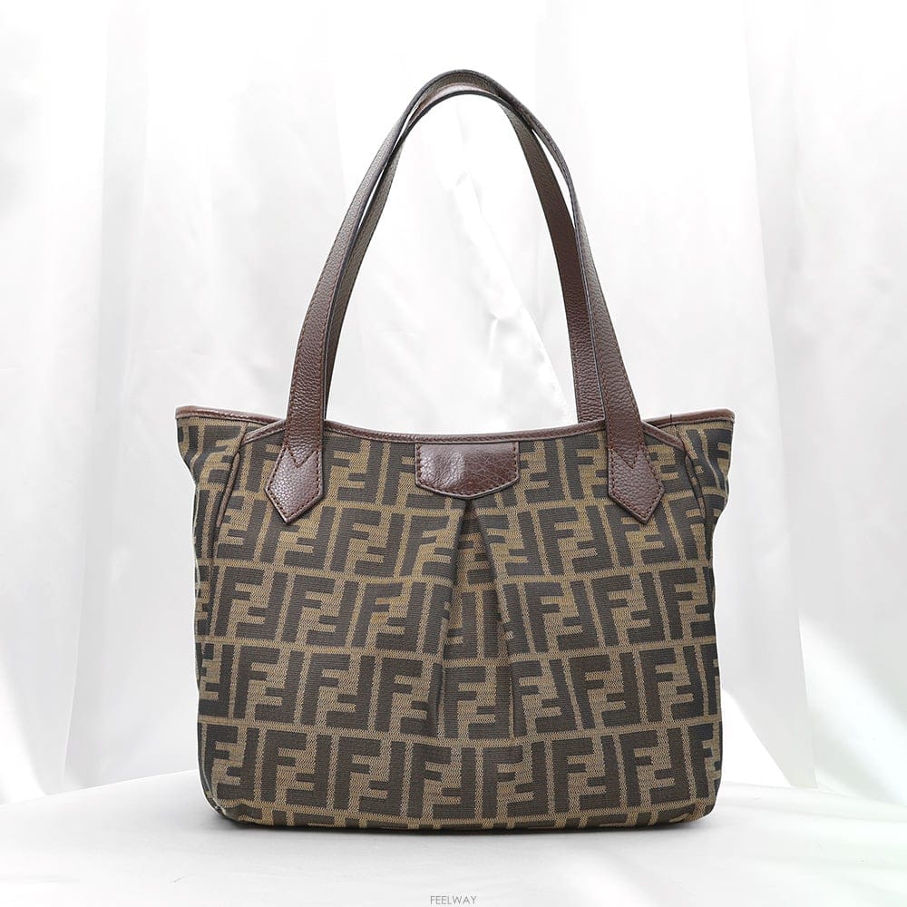 FENDI Fendi(���) 8BH268 FF�ΰ� �ڰ��� ��ī ���� �����Fendi(���) 8BH268 FF�ΰ� �ڰ��� ��ī ���� �����