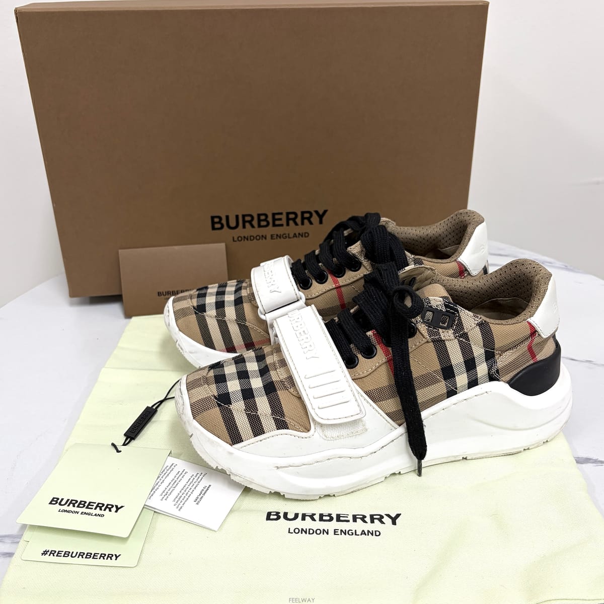Burberry ������ üũ ���� ����Ŀ�� 35.5����������� üũ ���� ����Ŀ�� 35.5������