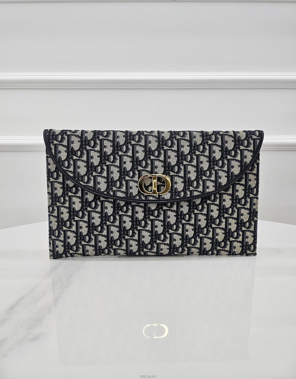 DIOR [�̴ٽ�] ��� 30 ������ ���� �÷� Ŭ��ġ S2191UTZQ[�̴ٽ�] ��� 30 ������ ���� �÷� Ŭ��ġ S2191UTZQ