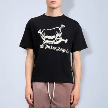 26 FW 팜엔젤스 Skull 그래픽 로고 프린트 코튼 티셔츠 블랙 PMAA109S26JER0041003