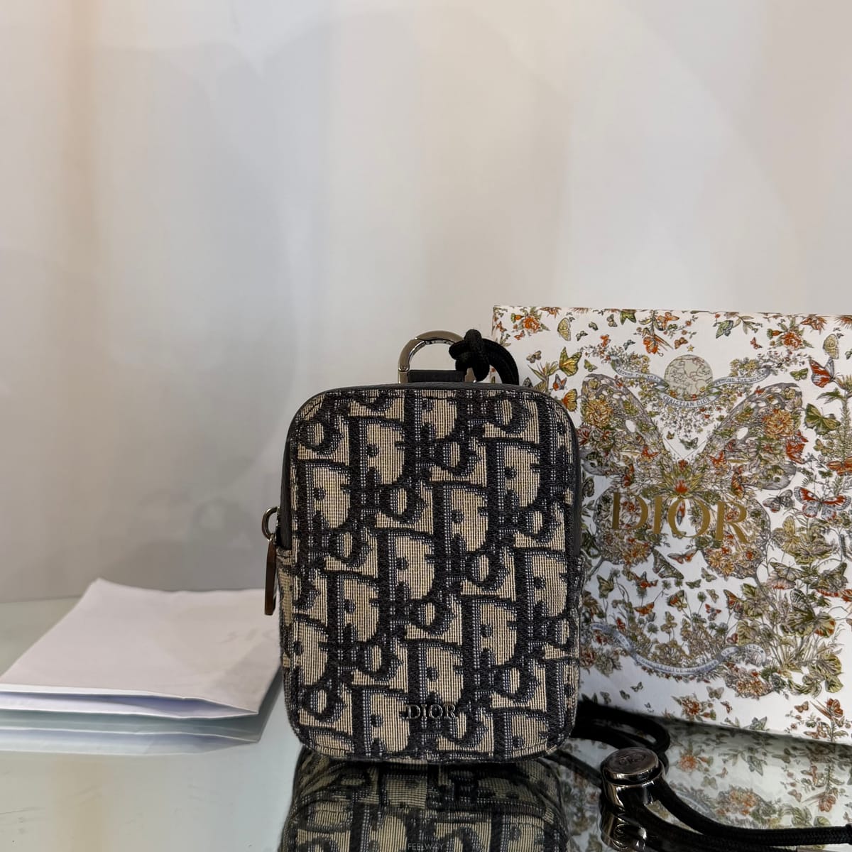 DIOR ��� ������ũ D ��ġ ���� ��Ƽ�� �Ŀ�ġ��� ������ũ D ��ġ ���� ��Ƽ�� �Ŀ�ġ