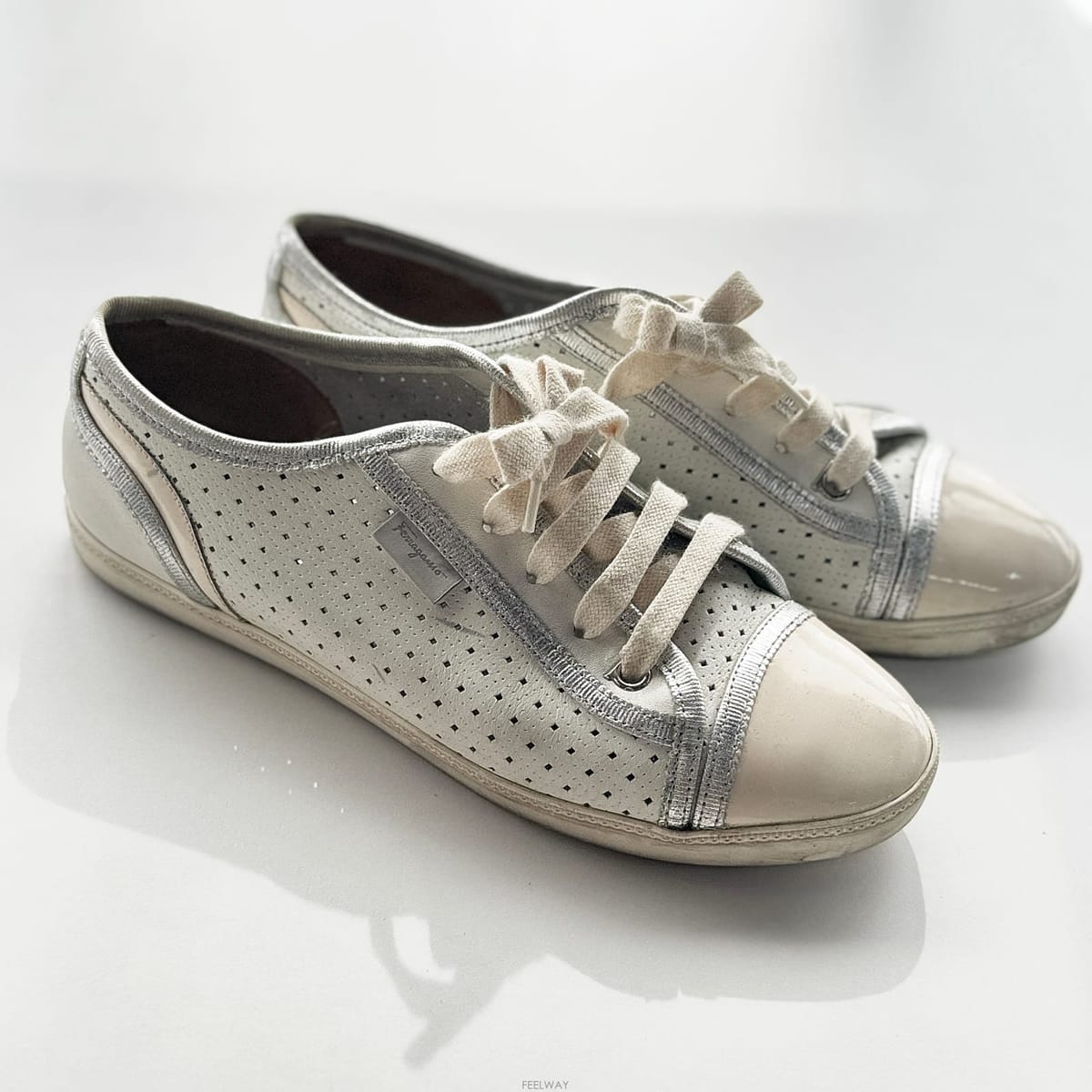 Ferragamo ��󰡸� �ǹ� Ʈ���� ���� ����Ŀ�� 230��󰡸� �ǹ� Ʈ���� ���� ����Ŀ�� 230