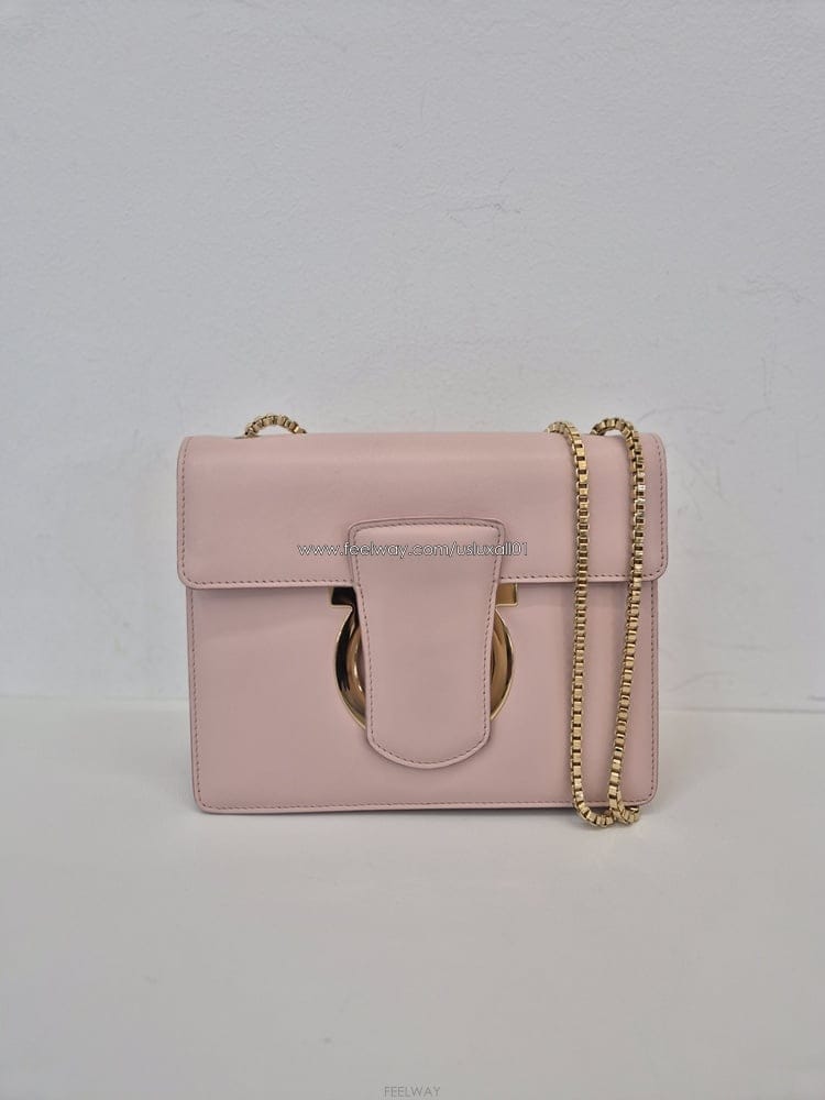 Ferragamo [�߰� ��ǰ ������ �����] ��󰡸� ��ġ�� Ż���� ũ�ν��� ��ũ 9926455[�߰� ��ǰ ������ �����] ��󰡸� ��ġ�� Ż���� ũ��