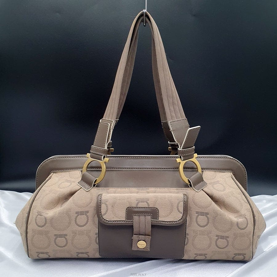 Ferragamo ��󰡸� ��ġ�� ���Ÿ� ����� �߰� ��ǰ ���� ���ǾƳ���󰡸� ��ġ�� ���Ÿ� ����� �߰� ��ǰ ���� ���ǾƳ�